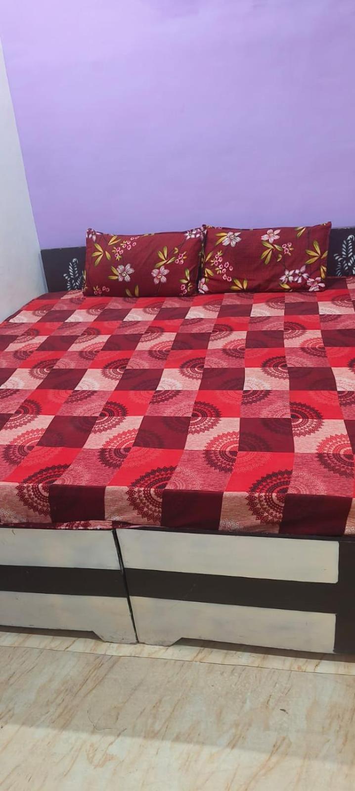 Jay Shree Radhey Home Stay Mathura Zewnętrze zdjęcie