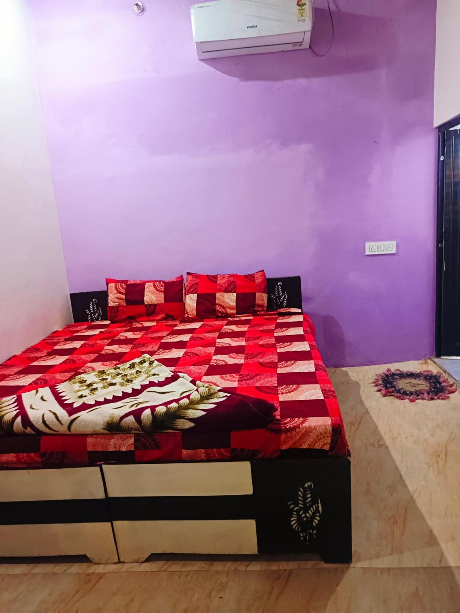 Jay Shree Radhey Home Stay Mathura Zewnętrze zdjęcie